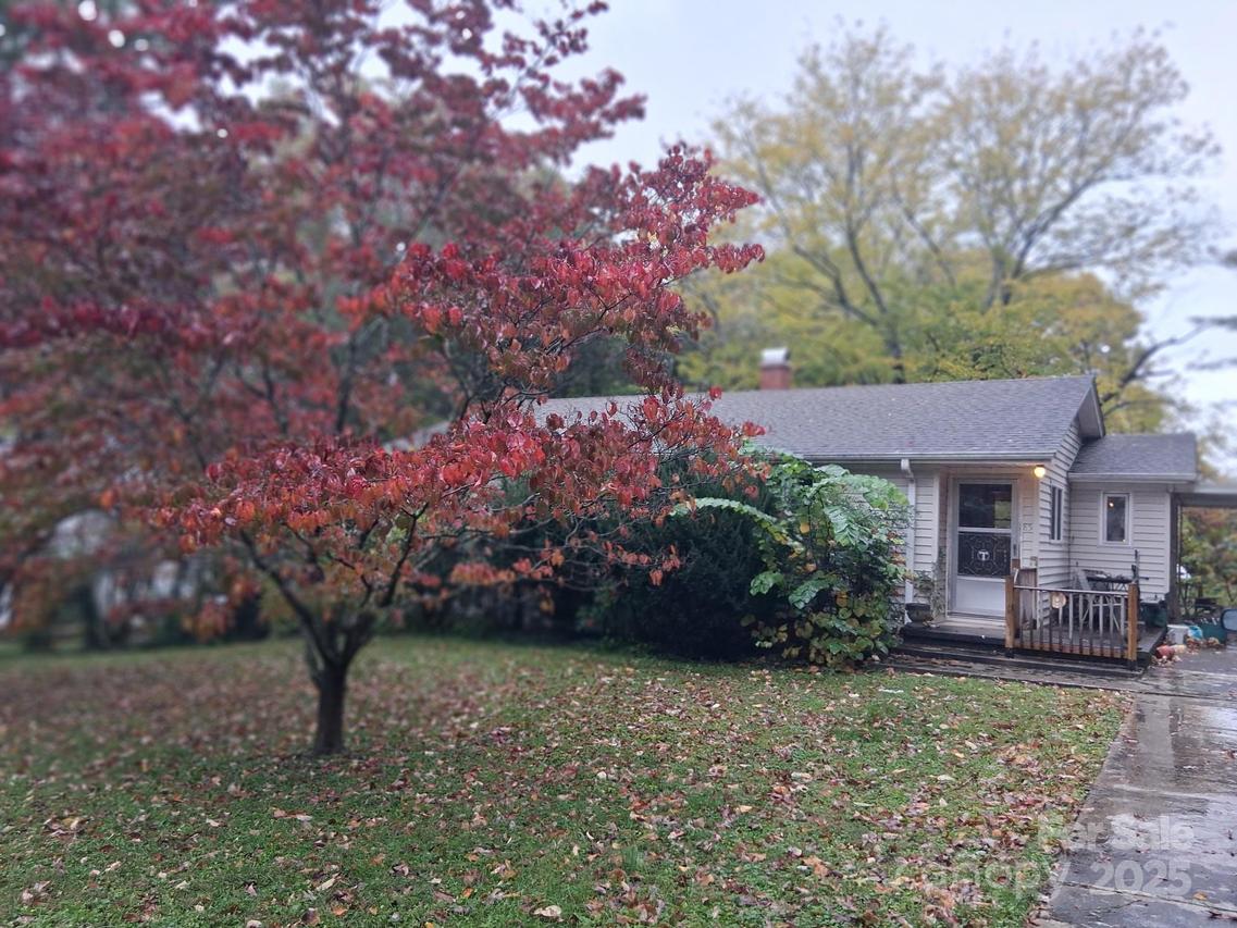 85 Carrier St., Asheville, NC 28806