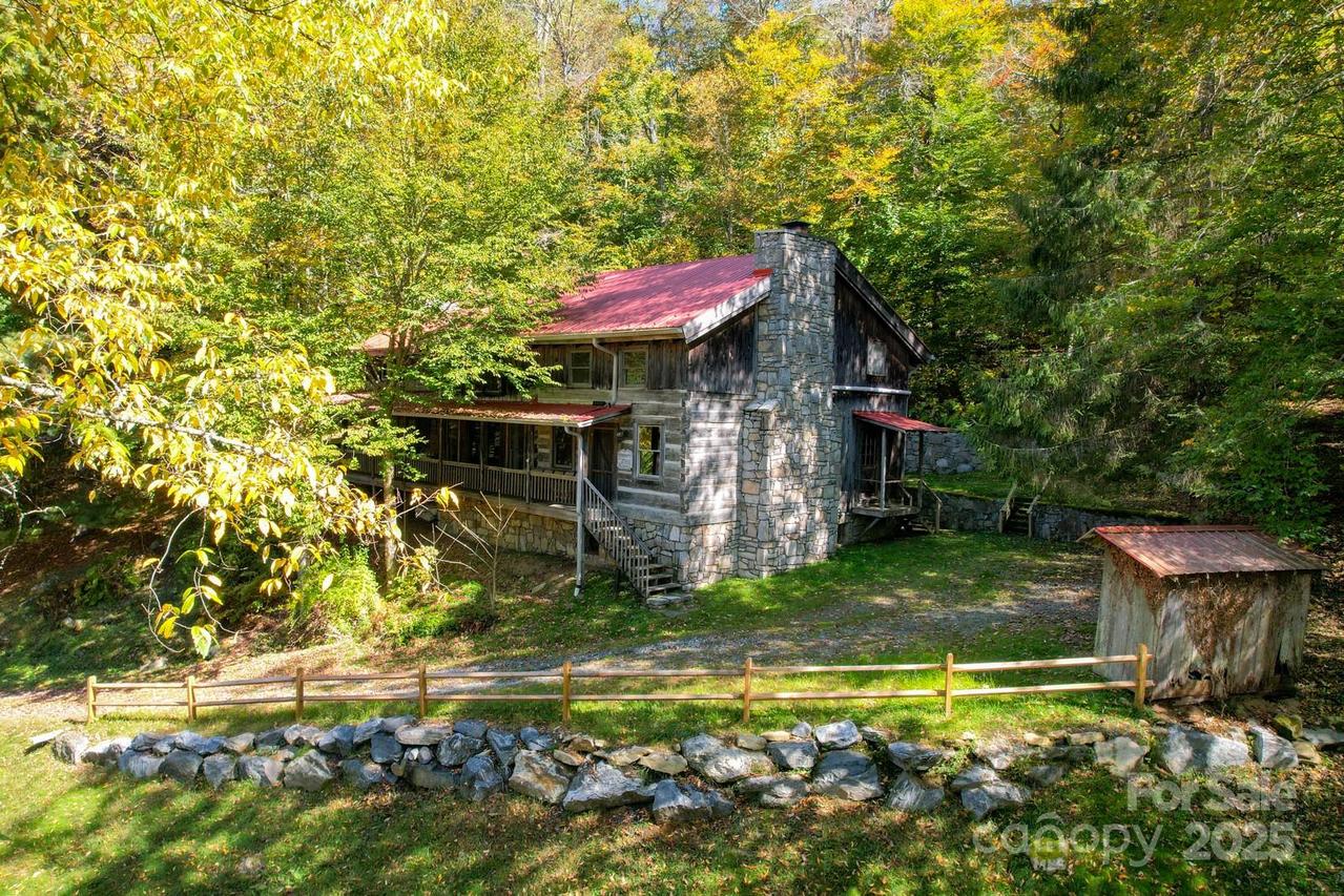 1495 El Miner Dr., Mars Hill, NC 28754