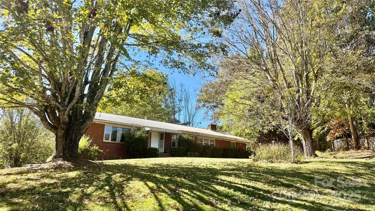 21 Duck Dr. #2, Mars Hill, NC 28754