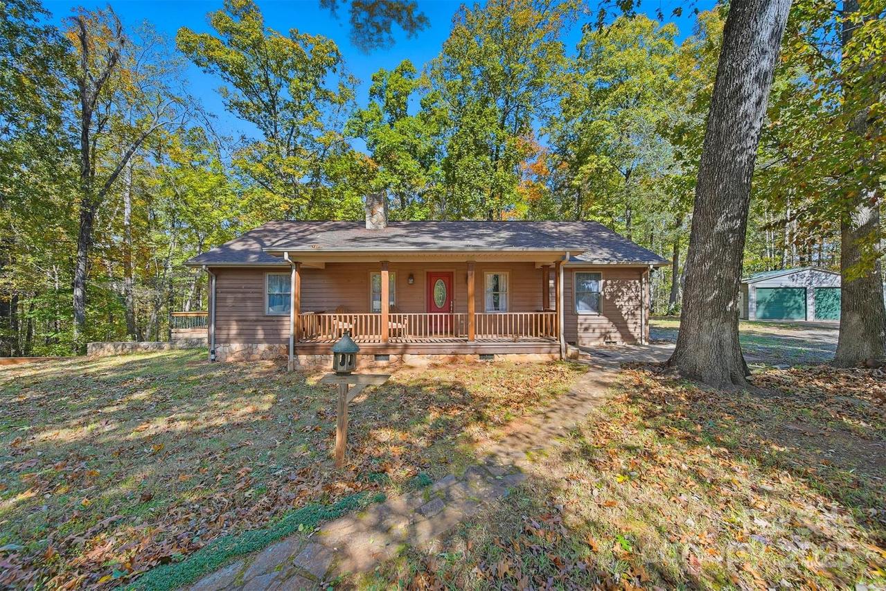 2048 Double Oak Dr., Claremont, NC 28610