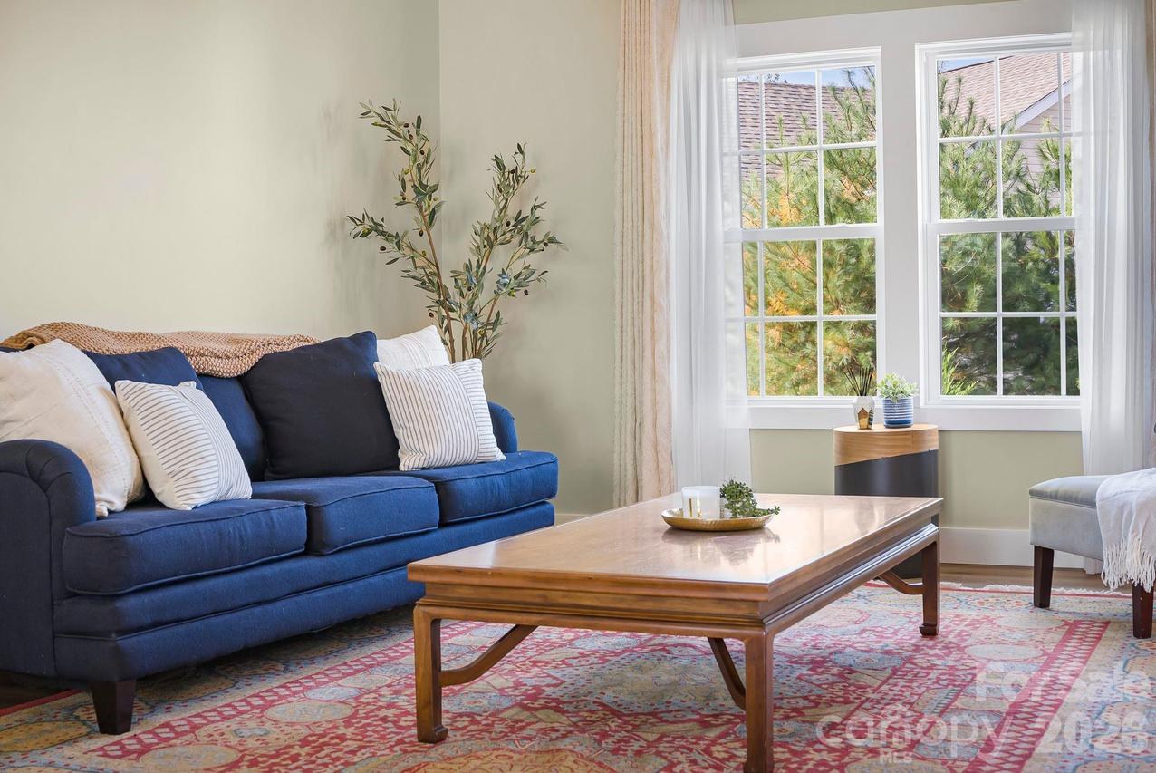 457 Riverwind Dr., Hendersonville, NC 28739