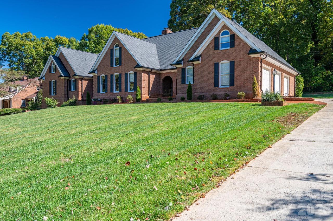 208 Hollow Rd., Lincolnton, NC 28092