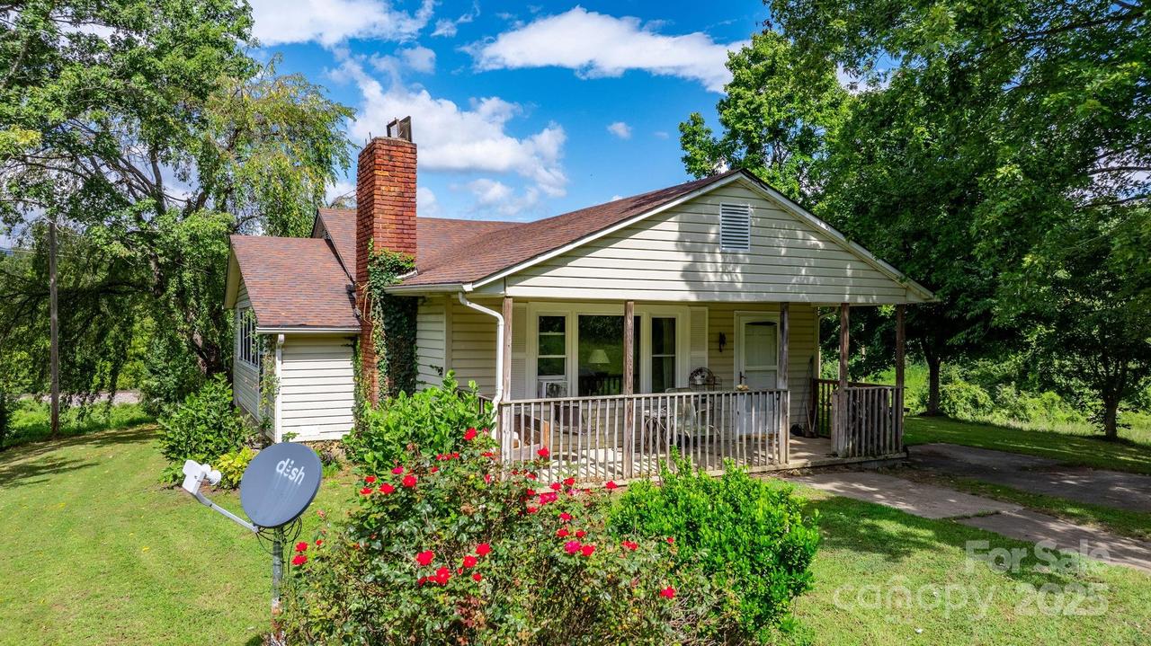 1147 Old Linville Rd., Marion, NC 28752