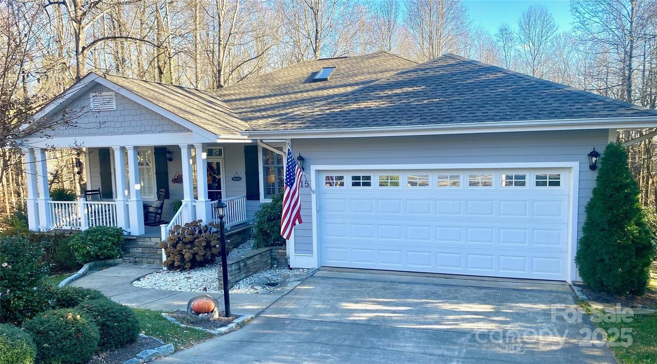 115 Chancery Ct., Flat Rock, NC 28731