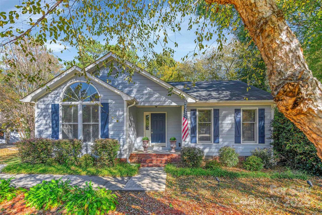 668 Tryon Pl., Gastonia, NC 28054