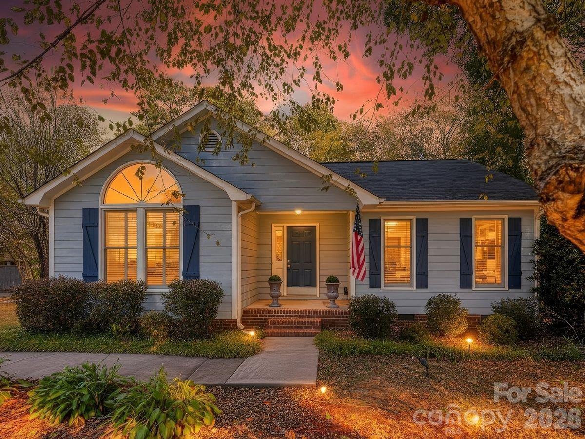 664 Tryon Pl., Gastonia, NC 28054