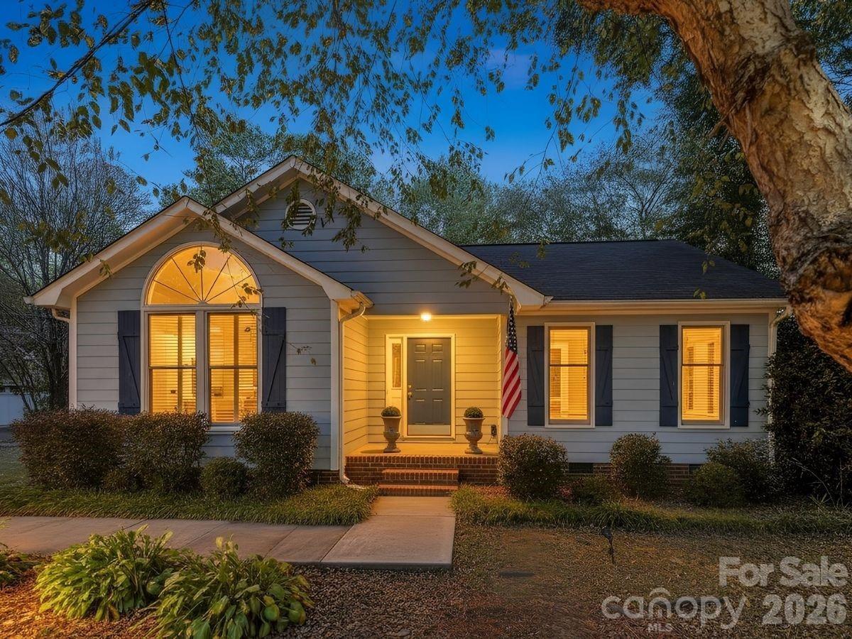 664 Tryon Pl., Gastonia, NC 28054