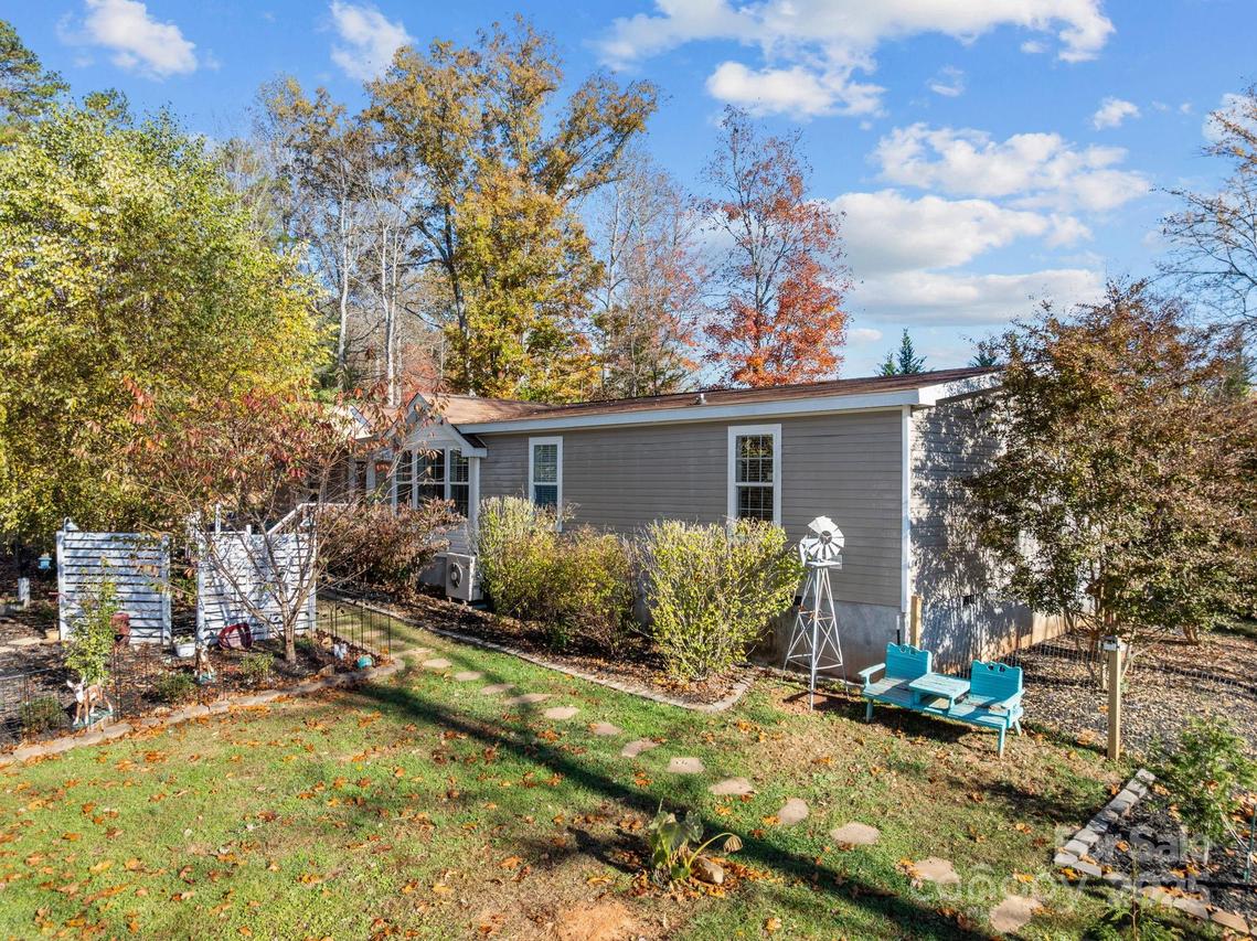 14 Harkins Ln. #5, Marshall, NC 28753