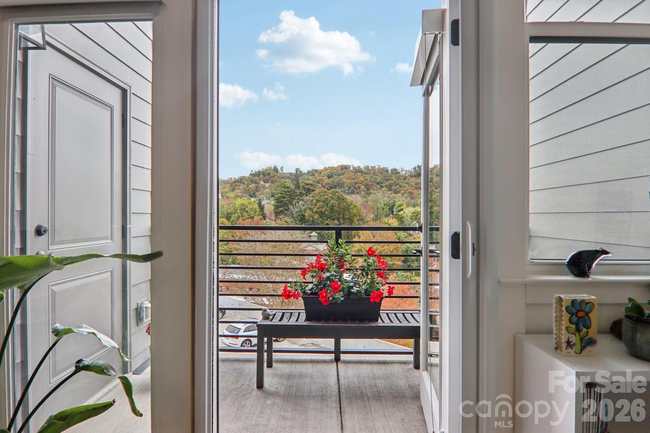 55 S Market St. #407, Asheville, NC 28801