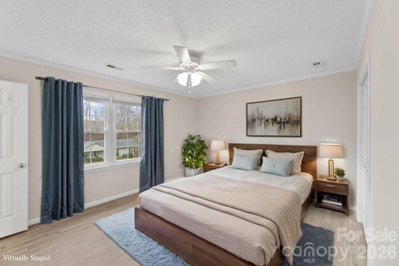 618 Tryon Pl., Gastonia, NC 28054