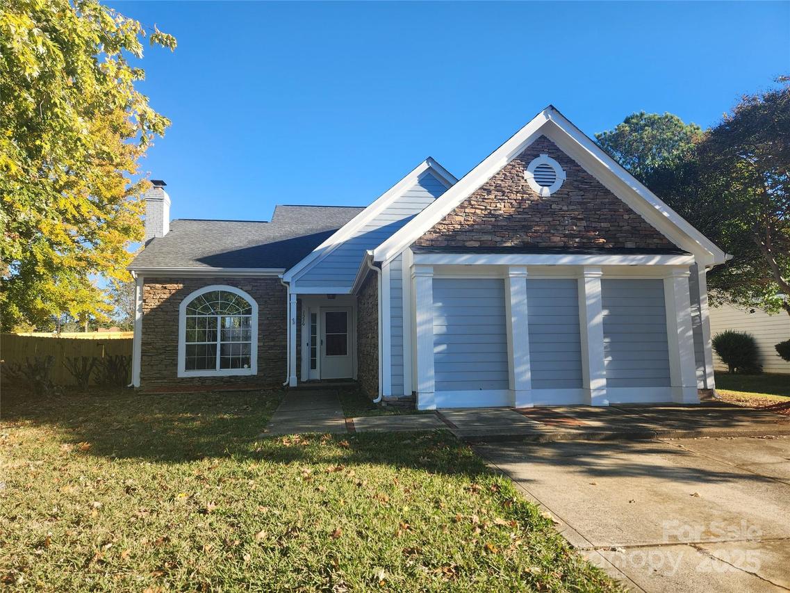 1336 Yorkdale Dr., Charlotte, NC 28217