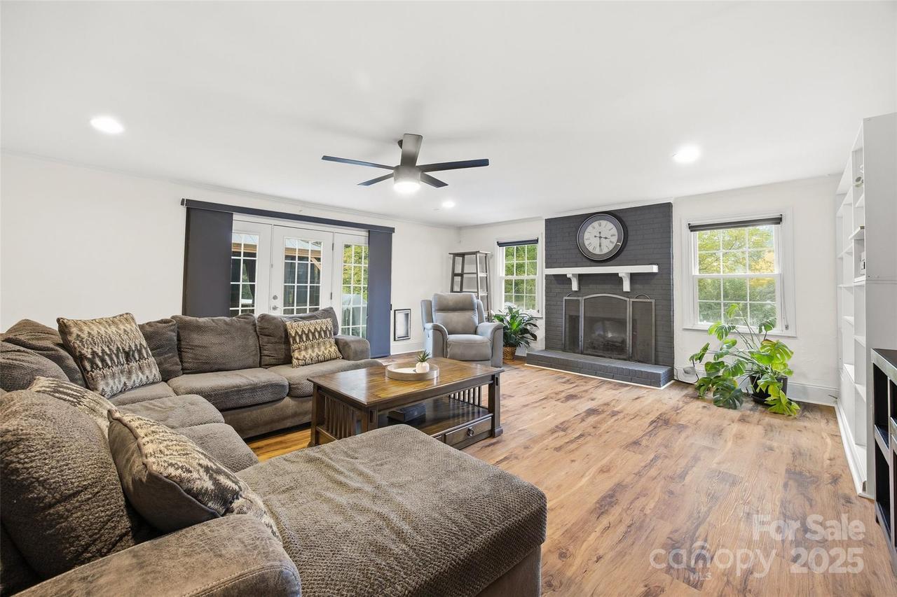 850 Burnley Rd., Charlotte, NC 28210