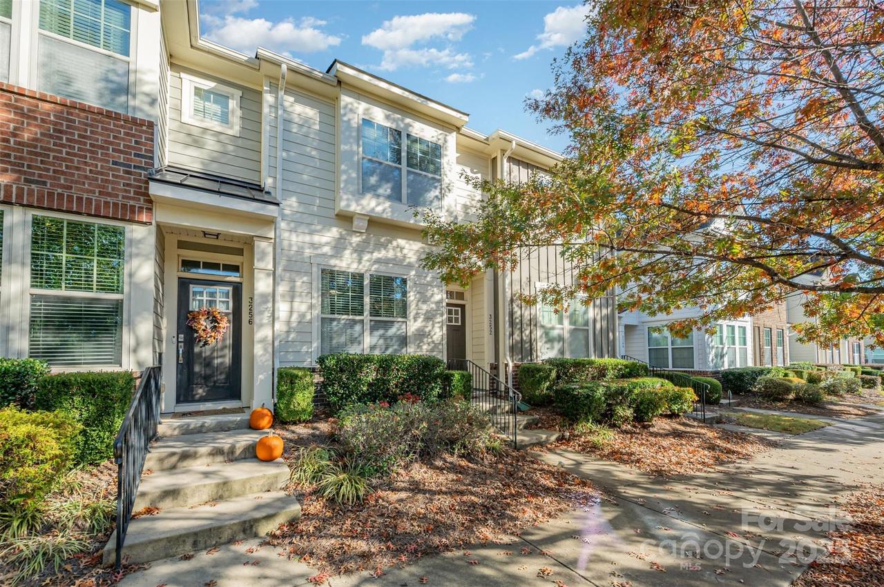 3252 Bending Birch Ln., Charlotte, NC 28206