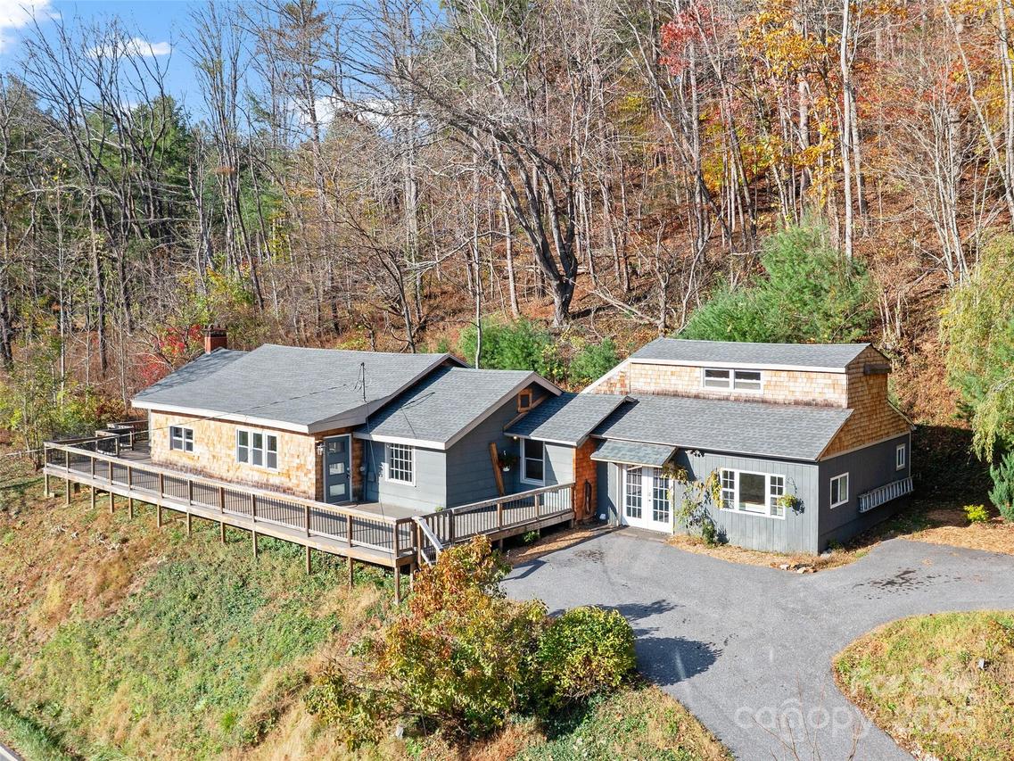 3477 Cane Creek Rd., Bakersville, NC 28705