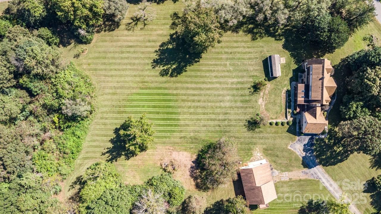 475 Baymount Dr., Statesville, NC 28625