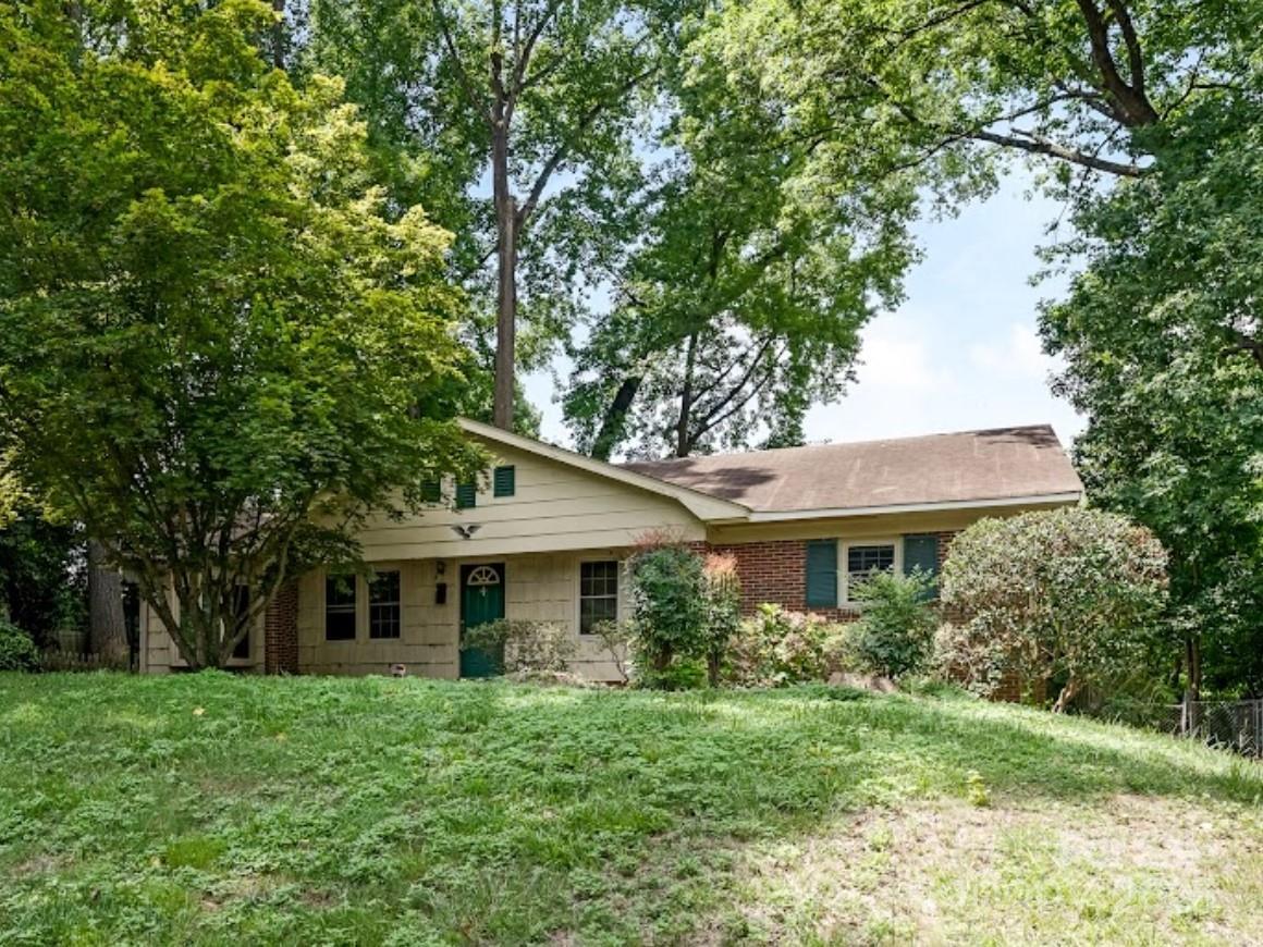 4208 Somerdale Ln., Charlotte, NC 28205