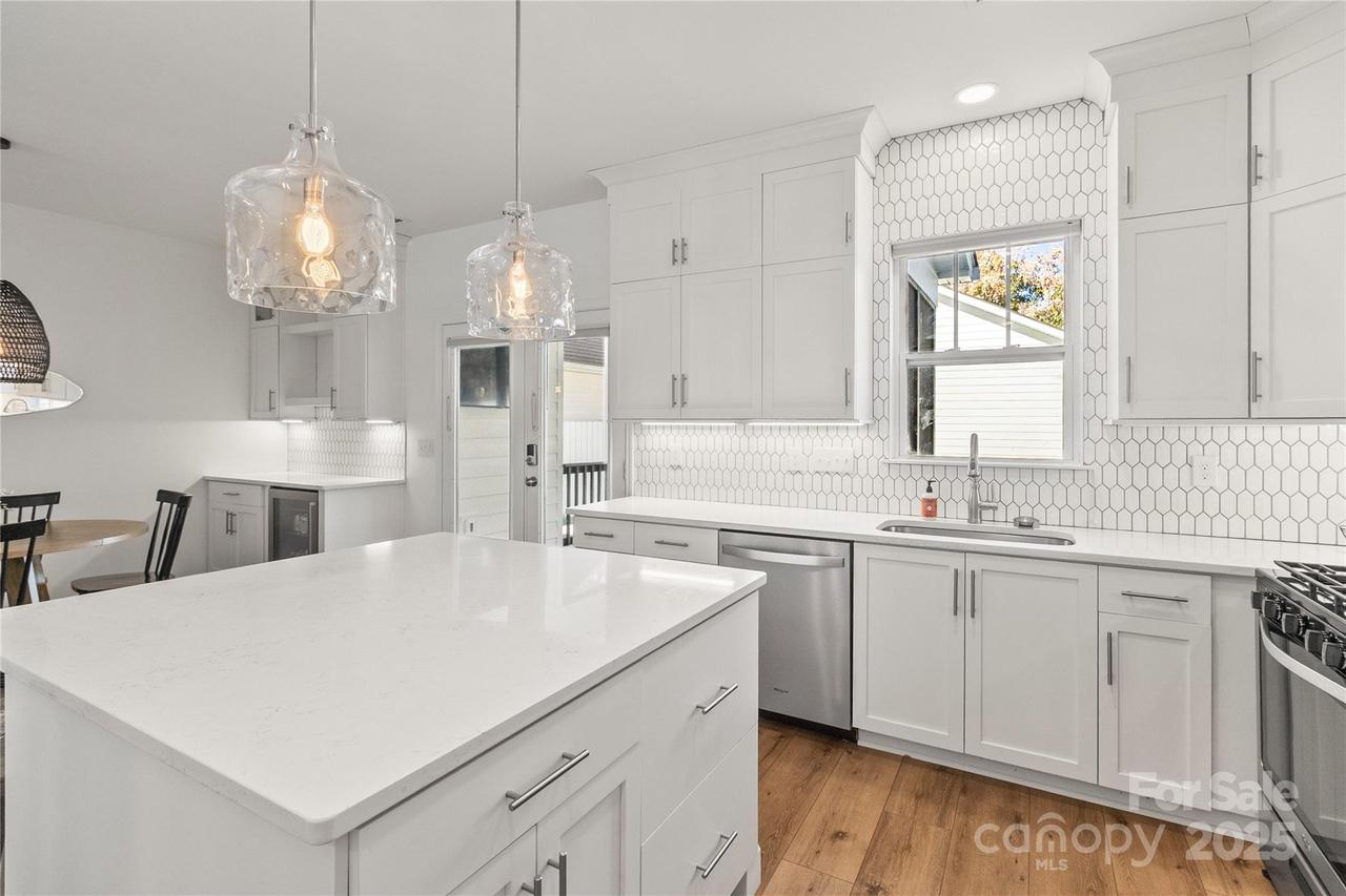 520 Catawba Ave., Davidson, NC 28036