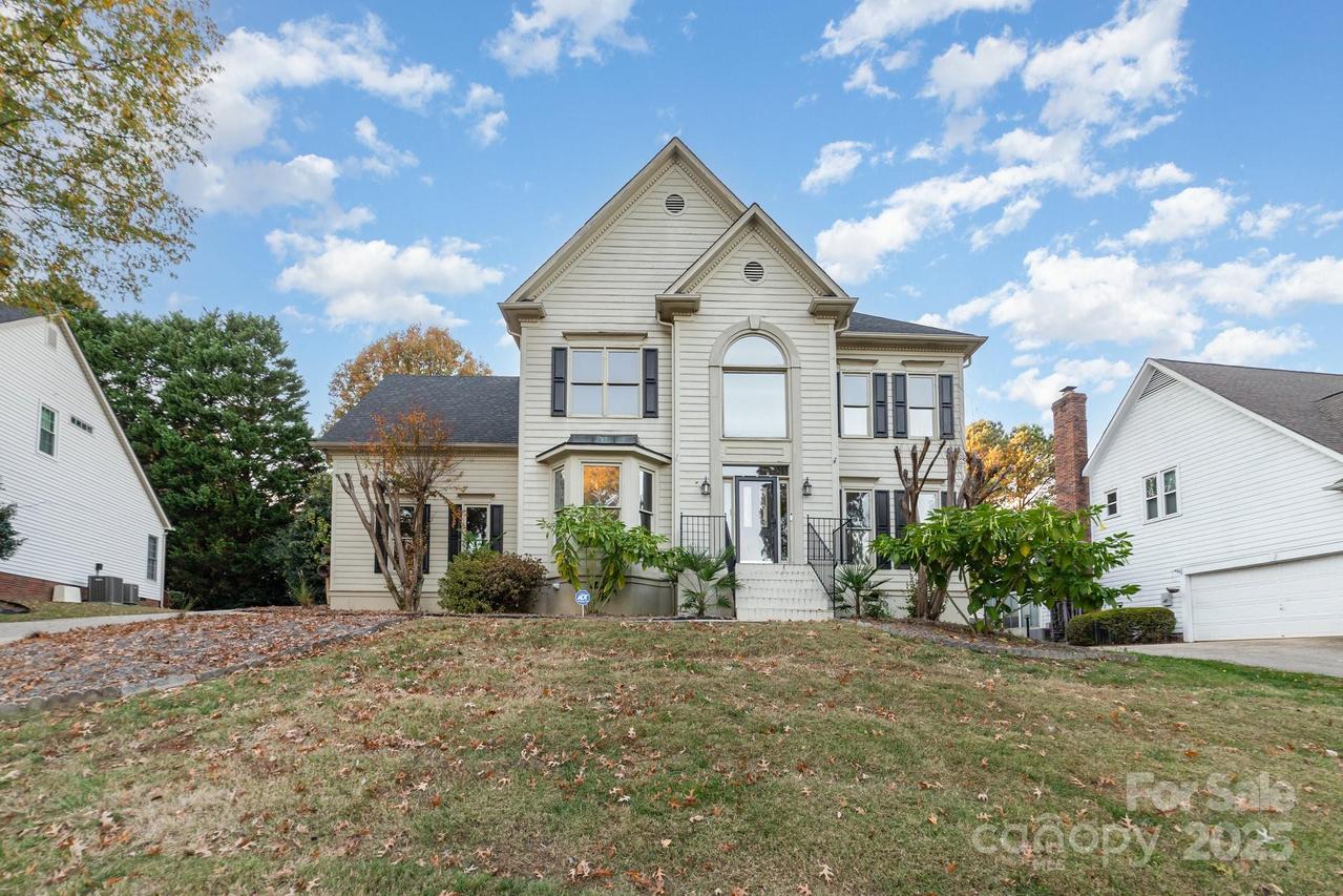 4910 Foxbriar Tr., Charlotte, NC 28269