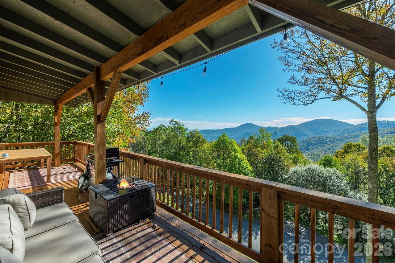 322 Goldenleaf Rd., Mars Hill, NC 28754