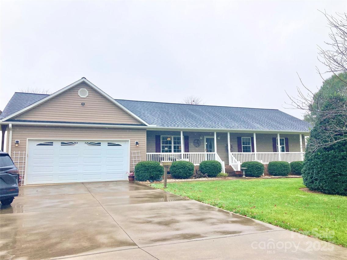 7530 Woodleaf Rd., Woodleaf, NC 27054