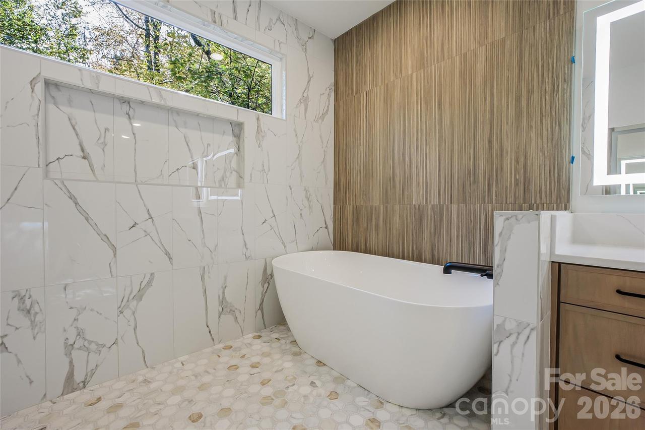 4221 Spring St., Matthews, NC 28105