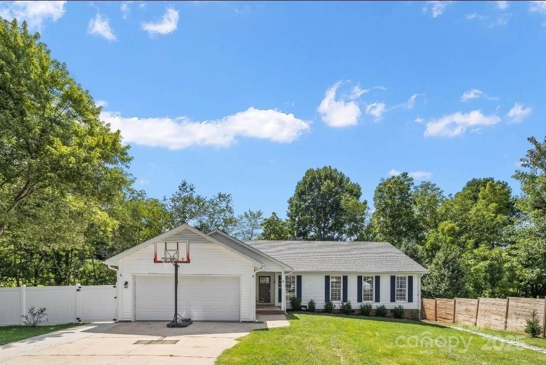 14 Primrose Ln., Asheville, NC 28805