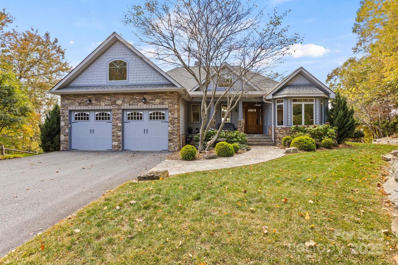 908 Somersby Pkwy., Hendersonville, NC 28739