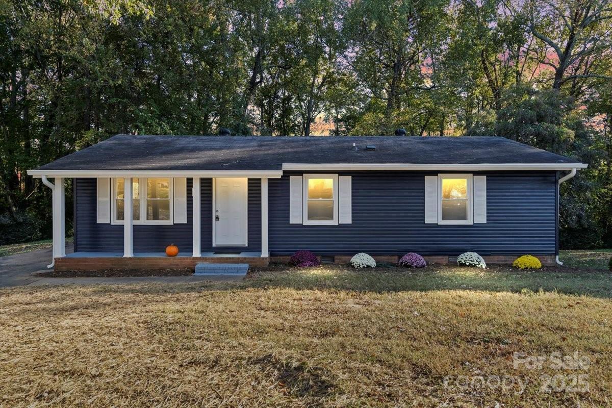 6134 Mayridge Dr., Charlotte, NC 28215