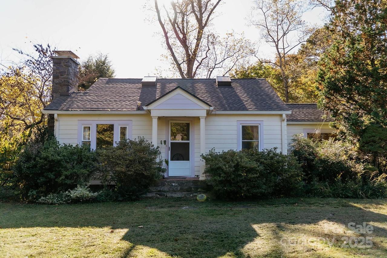 95 Aurora Dr., Asheville, NC 28805