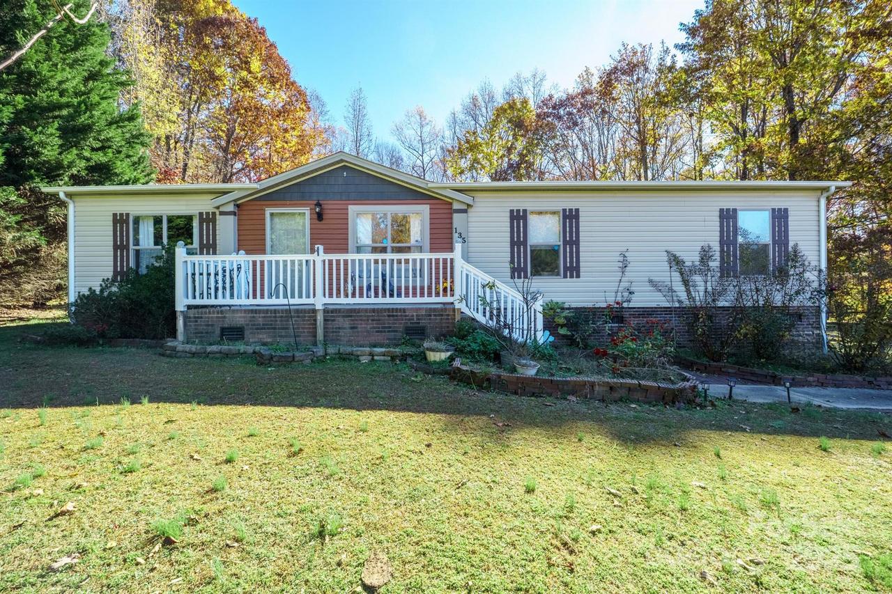 135 Tradewinds Ct., Mooresville, NC 28115