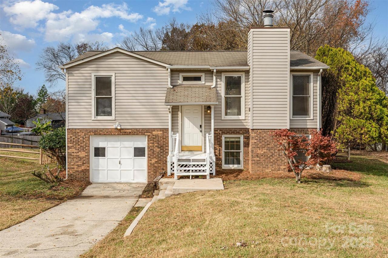11031 Mallard Crossing Dr., Charlotte, NC 28262