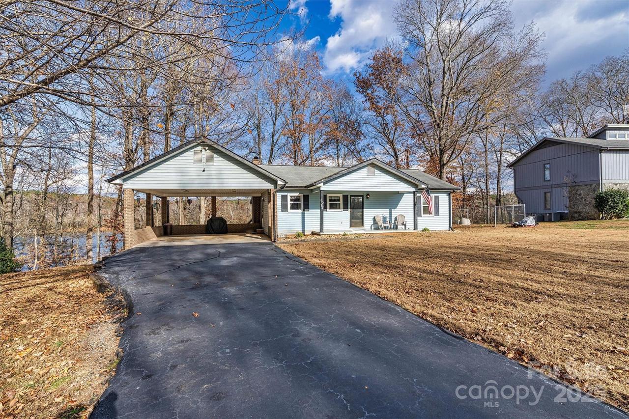 6072 Lookout Heights Dr., Claremont, NC 28610