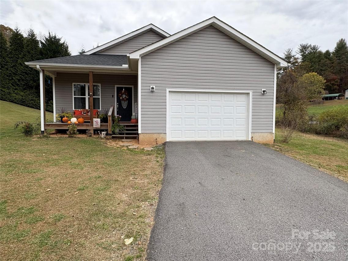 10 Scarlett Ridge Dr., Marshall, NC 28753