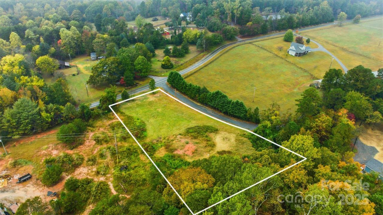 000 Golf Course Rd., Columbus, NC 28722