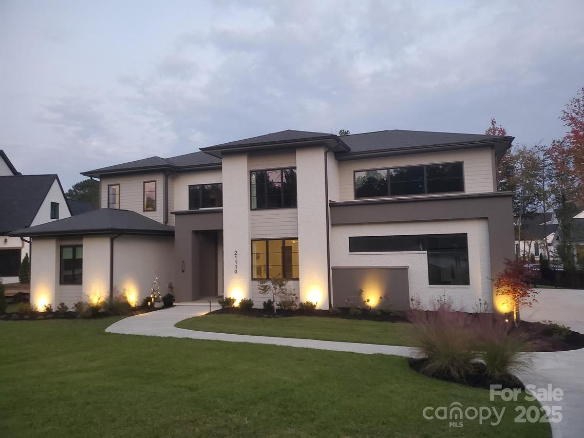 21119 Vandrake Cir., Davidson, NC 28036