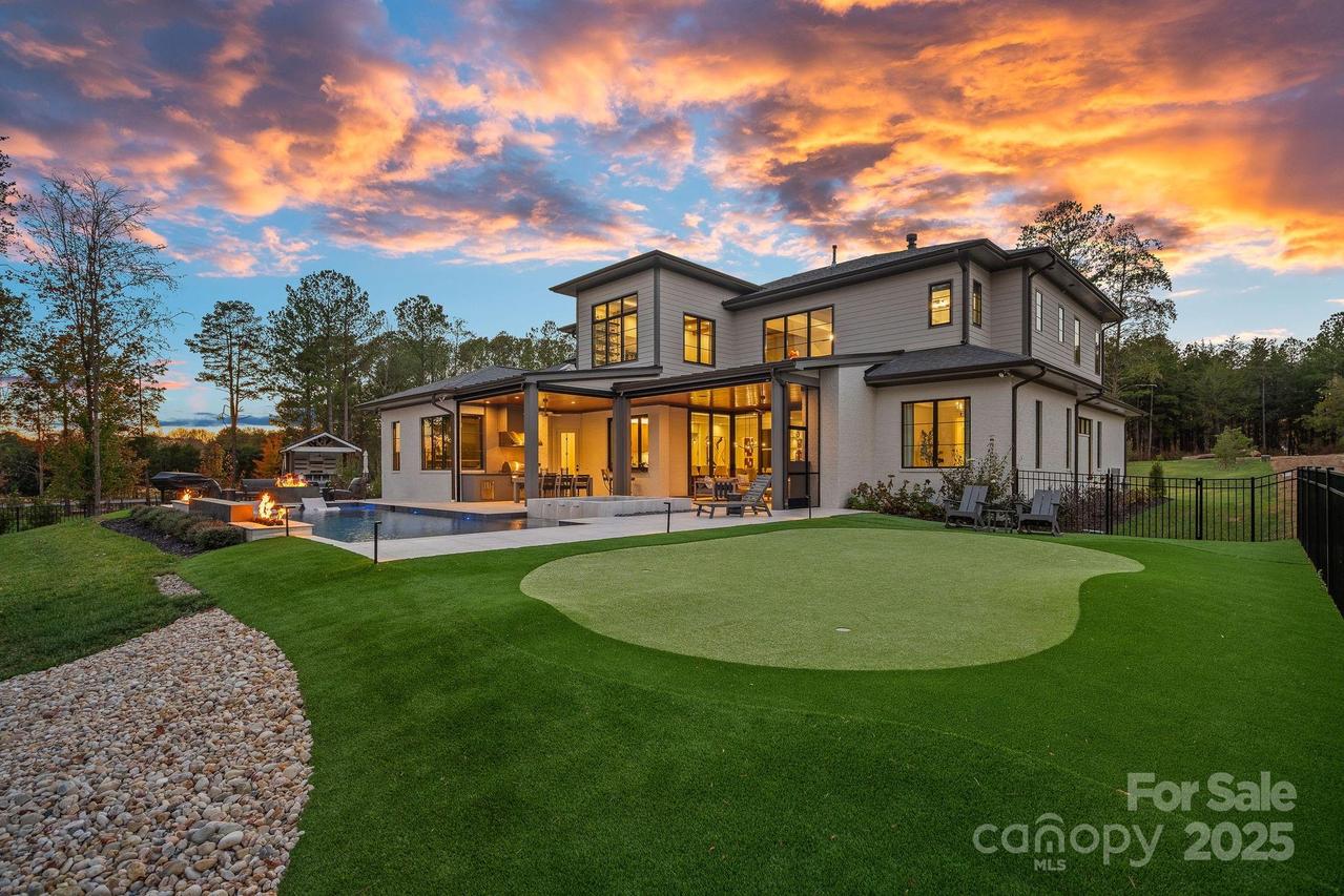 21119 Vandrake Cir., Davidson, NC 28036