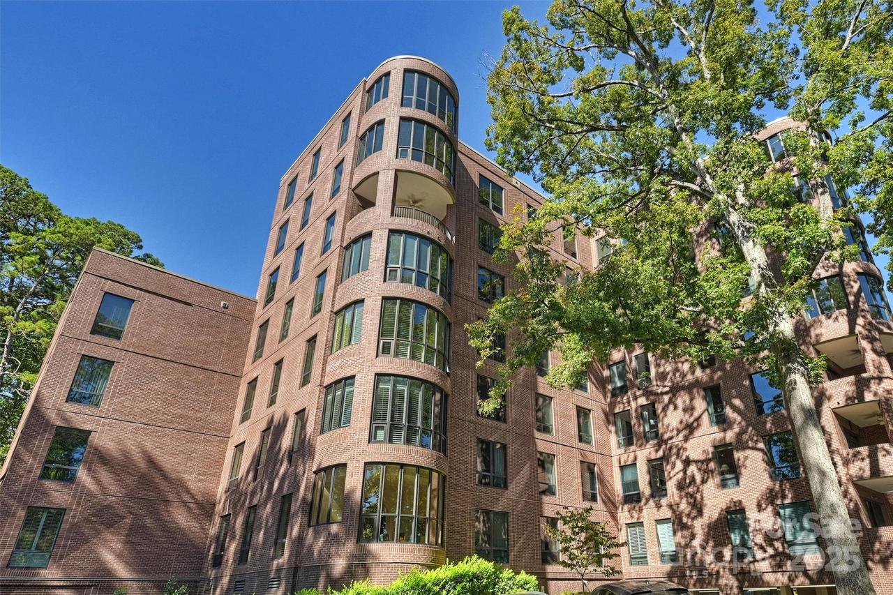 924 Cherokee Rd., Charlotte, NC 28207