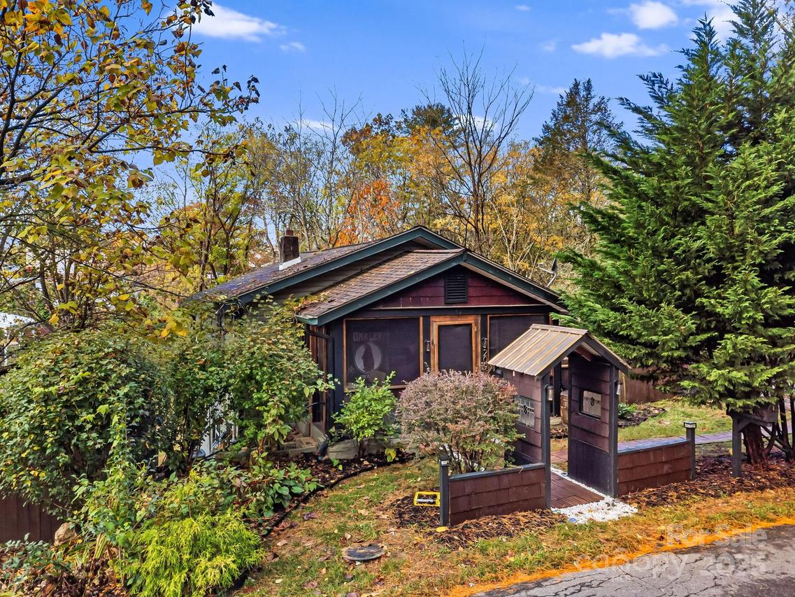 209 Glendale Ave., Asheville, NC 28803