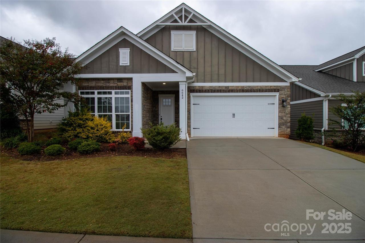 6642 Star Dr., Sherrills Ford, NC 28673