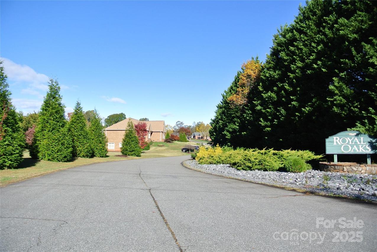 153 Kensington Dr., Forest City, NC 28043