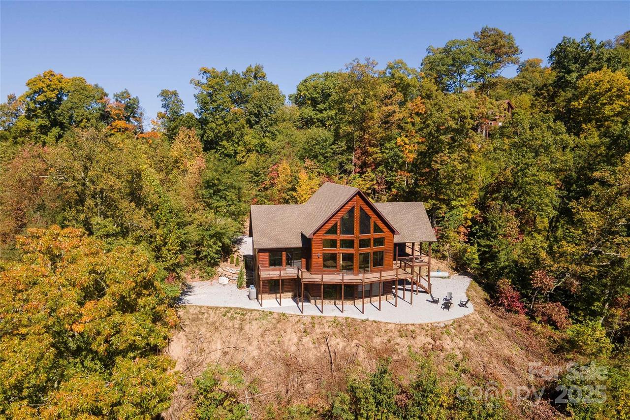 92 Cherahala Ln., Bryson City, NC 28713