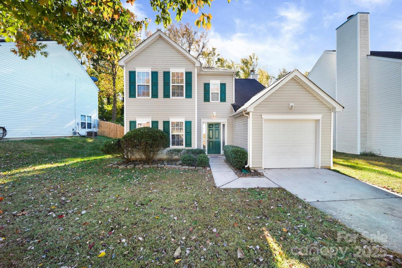 1424 Griers Grove Rd., Charlotte, NC 28216