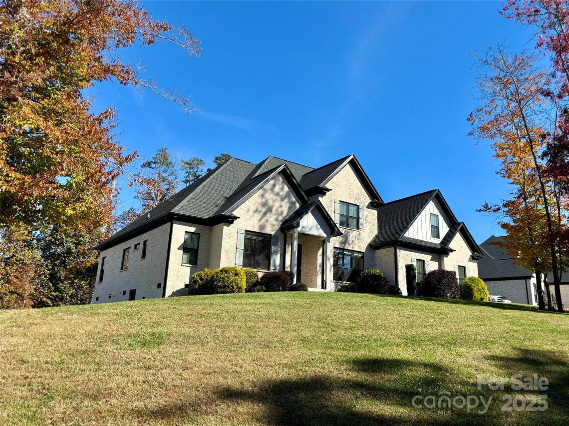 108 41st Ave., Hickory, NC 28601