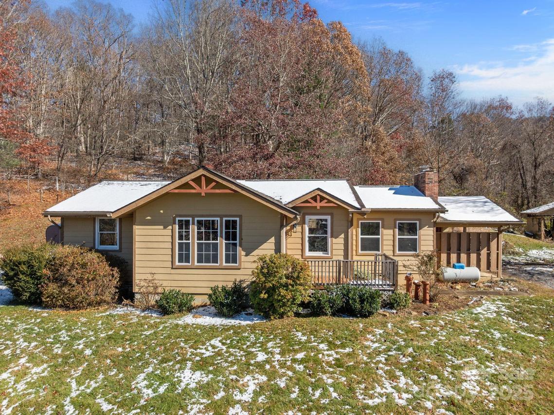 237 Utah Mountain Rd., Waynesville, NC 28785