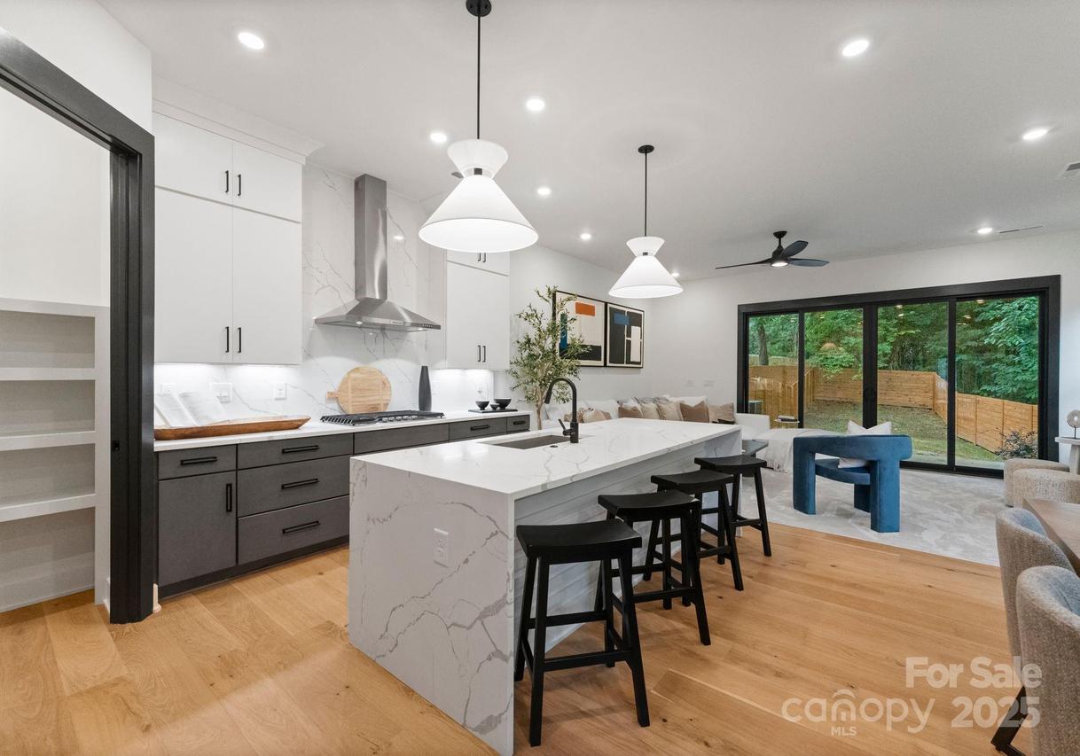 4121 Sarah Dr., Charlotte, NC 28217