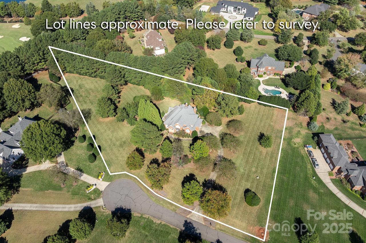 405 Valley Run Dr., Waxhaw, NC 28173