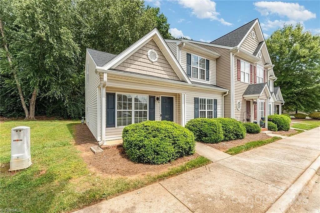 452 Dunwood Dr., High Point, NC 27265