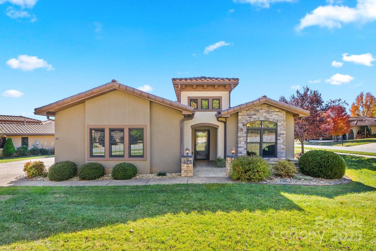 4 Pacifico Dr., Asheville, NC 28806