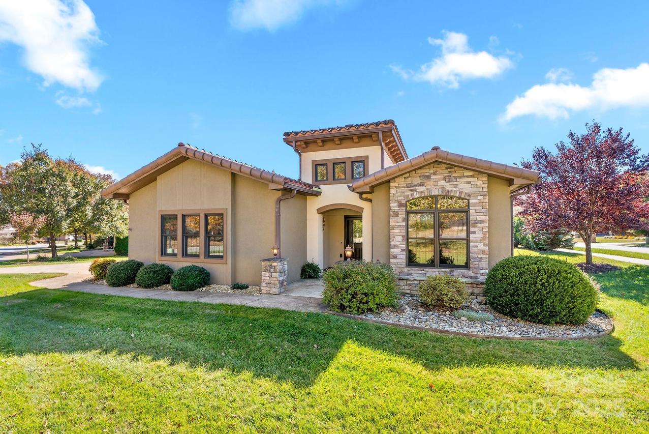 4 Pacifico Dr., Asheville, NC 28806