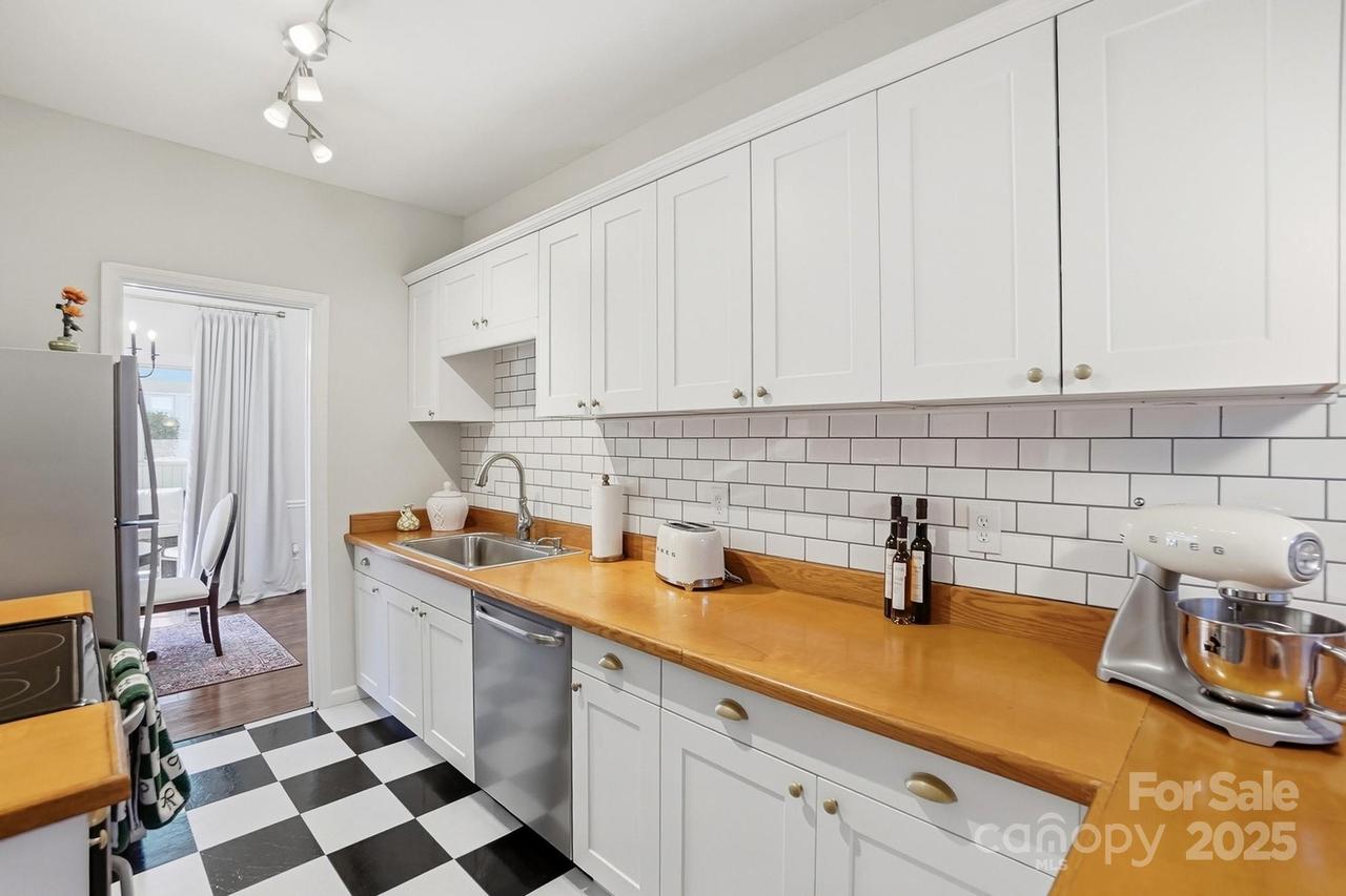 5913 Quail Hollow Rd., Charlotte, NC 28210